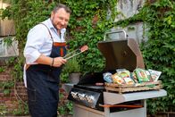 Die Tricks der Lebensmittelindustrie – Die Tricks der Lebensmittelindustrie sind so vielfältig wie das Sortiment im Supermarkt - und Brancheninsider Sebastian Lege kennt sie alle. Was steckt im Veggieburger, was haben Erdnussflips mit Plastikspielzeug gemeinsam, und was bedeutet High-Protein?