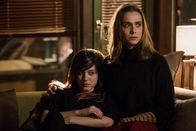Der Nebelmann – Clea Martini (Lucrezia Guidone, r.) und ihre Tochter (Sabrina Martina, l.).