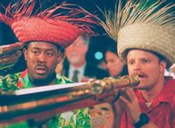 National Security – Um einen korrupten Polizeibeamten, der mit professionellen Verbrechern äußerst lukrative Banküberfälle begeht, zu stellen, müssen sich die beiden verhassten Sicherheitsleute Earl (Martin Lawrence, l.) und Hank (Steve Zahn, r.) zusammentun. Denn die Gangster trachten ihnen schon bald nach dem Leben ...