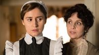 Grand Hotel – Natalia (Raquel Sierra, l) Doña Teresa (Adriana Ozores, r)