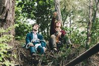 Swiss Army Man – Manny (Daniel Radcliffe, l.), Hank (Paul Dano)