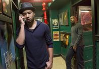 Empire – Eigentlich möchte Jamal (Jussie Smollett, l.) nicht als Muttersöhnchen gelten, bei seinen Aufnahmen im "Ghetto"-Studio ruft er dennoch Cookie an, um sie um Rat zu fragen ...