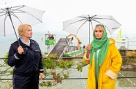 WaPo Bodensee – Nele Fehrenbach (Floriane Daniel, l.) ist sauer auf ihre Mutter Mechthild Fehrenbach (Diana Körner, r.). Für die Bauarbeiten der Bootsliegeplätze liegt keine Genehmigung vor.