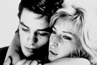 Liebe 1962 – Piero (Alain Delon) und Vittoria (Monica Vitti) finden schon kurz nach ihrer ersten Begegnung Gefallen aneinander, doch in ihrer Beziehung scheint sich kaum ein Moment der Harmonie einzustellen.