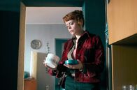 Die Heiland - Wir sind Anwalt – Tilly Vogel (Sina Reiß) muss feststellen, dass Geld in der Haushaltskasse fehlt.