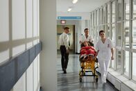 Cecelia Ahern - In deinem Leben – Eine schicksalhafte Begegnung im Krankenhaus: Joyce (Tamzin Merchant, rechts) und Justin (Tom Wlaschiha, links).
