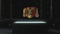 Strangest Things – Die auffällige Maske mit goldener Nasenklemme und kunstvoll verzierten Ohrringe misst 18 mal 11 Zentimeter. In der Mitte der ungewöhnlich geformten Augen befinden sich Perlen aus poliertem Bernstein und Smaragden.