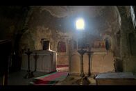 GEO Reportage – Das Höhlenkloster von David Garedscha mit der in den Fels gehauenen Kirche aus dem 11. Jahrhundert.