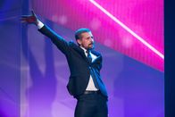 Die beste Show der Welt – Klaas Heufer-Umlauf glaubt, die Idee zur besten Show der Welt in der Hinterhand zu haben ...