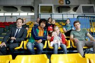 Die Detektive – (v.li.) Johannes Zirner (Felix Kukla), Serkan Kaya (Ronnie Galafinides), Nina Hafner (Lilli Lorenz), Simon Morzé (Finn).
