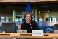 Checker Tobi – Checker Tobi ist zu Gast im EuropĂ¤ischen Parlament und blickt hinter die Kulissen.Â