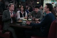 How I Met Your Mother – v.l.) alles, um Barney (Neil Patrick Harris, l.) zurückzugewinnen ...