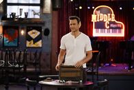 Call Me Kat – Max (Cheyenne Jackson)