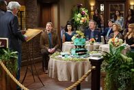 Last Man Standing – (v.l.n.r.) Kyle Anderson (Christoph Sanders); Mandy Baxter (Molly Ephraim); Mike Baxter (Tim Allen); Vanessa Baxter (Nancy Travis); Kristin Baxter (Amanda Fuller)