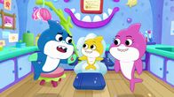 Baby Sharks große Show – l-r: Daddy Shark, Baby Shark, Mommy Shark