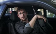 Blacklight – Mit gefangen, mit gehangen? Agent Dusty Crane (Taylor John Smith) wurde von Travis Block gefangen gesetzt.