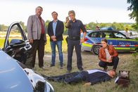Die Rosenheim-Cops – Die Rosenheim-Cops ermitteln, nachdem der Inhaber eines exklusiven Limousinen-Fahrservices ermordet aufgefunden wurde. Von links: Anton Stadler (Dieter Fischer), Christian Bach (Patrick Kalupa), Michael Mohr (Max Müller), Sandra Mai (Sina Wilke).