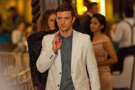 Runner Runner – Beinahe zu spät erkennt Richie (Justin Timberlake), dass Ivan keine Programmierungsfehler macht ...