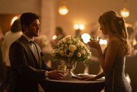 Gotham Knights – Brody March (Rahart Adams, l.); Stephanie Brown (Anna Lore, r.)