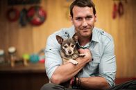 Der Hundetrainer - Lucky Dogs – Der Hundetrainer Brandon McMillan hat es sich zur Aufgabe gemacht, schwer vermittelbare Hunde aus dem Tierheim zu holen, sie zu trainieren und für jedes Tier anschließend das passende neue Zuhause zu finden ...
