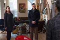 Elementary – Bei den Ermittlungen in einem neuen Fall: Holmes (Jonny Lee Miller, r.) und Watson (Lucy Liu, l.) ...