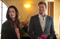 The Mentalist – Nachdem Lisbon (Robin Tunney, l.) ihre Washington-Pläne vertagen und einen Fall in Miami mit Jane (Simon Baker, r.) lösen muss, hat dieser nun endgültig eine letzte Chance, sich über seine Gefühle für sie klarzuwerden ...