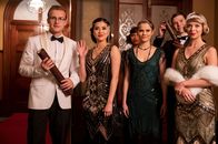 Club der magischen Dinge – v.l.), Kyra (Kimie Tshukakoshi), Ruksy (Rainbow Wedell), Imogen (Elizabeth Cullen), Darra (Julian Cullen) und Lily (Mia Milnes) haben es geschafft. Sie haben den Bauplan des "Purpurnen Lotus" bei Magnus Sorenson gefunden. Damit hoffen sie, ihn stoppen zu können und damit die Magie der Feen und Elfen zu retten.