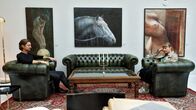 Rentnercops – Galerie Tretjakov: Vicky (Katja Danowski) konfrontiert "Rasputin" Wladimir Butrimenko (Victor Calero, l.) mit ihrem Verdacht.