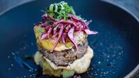 Iss besser! – Tariks Norddeutscher Acker-Burger mit Kartoffeln statt Brötchen.