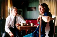 Der Regenmacher – Dot Black (Mary Kay Place) engagiert den unerfahrenen Rudy Baylor (Matt Damon) im Kampf gegen den Versicherungskonzern.