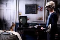 The Mick – Chip (Thomas Barbusca) versucht, ihr Eichhörnchen-Problem selber in den Griff zu bekommen. Doch das läuft für ihn nicht, wie erhofft ...