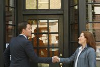 Navy CIS – Der Tod von Navy Lieutenant Jeffrey Hutton wirft Rätsel auf. DiNozzo (Michael Weatherly, l.) und seine Kollegen machen sich auf die Suche nach dem Täter. Doch hat Maggie Reed (Kerrie Keane, r.) etwas damit zu tun?