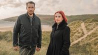 Tod in... – Sven Voss und Kriminalpsychologin Lydia Benecke am Ort eines Überfalls.