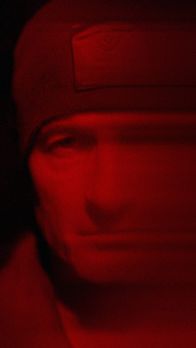 Putins Krieger – Witalij hat die Gewaltmaschine der russischen Armee erlebt. Er ist geflohen und fürchtet nun um sein Leben.