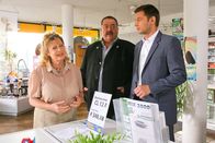 Die Rosenheim-Cops – L-R: Maria Gerstl (Veronika Faber), Hofer (Joseph Hannesschläger) and Hansen (Igor Jeftic)