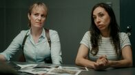Tatort – Schwieriges Verhör, v.li.: Anna Pieri Zuercher als Kommissarin Isabelle Grandjean und Carol Schuler als Kommissarin Tessa