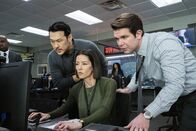 FBI: Special Crime Unit – (v.l.n.r.) FBI Analyst Ian Lim (James Chen); FBI Analyst Elise Taylor (Vedette Lim); FBI Analyst Kelly Moran (Taylor Anthony Miller)