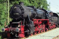 Eisenbahn-Romantik – Diese Lokomotive, auch Kriegslok genannt, wurde im Jahr 1944 von der Wiener Lokfabrik Floridsdorf gebaut. Sie bringt eine Leistung von 1620 PS und wiegt fast 150 Tonnen.