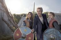 Doctor Who – v.l.n.r. Clara (Jenna Coleman), Doctor (Peter Capaldi) und Ashildr (Maisie Williams)