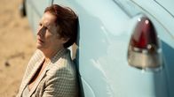 Killing Eve – Ein vielversprechender Hinweis führt Carolyn (Fiona Shaw) nach Kuba. Doch dort läuft nichts wie geplant.