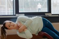Die Hotelfachschule – DOK-Serie: Die Hotelfachschule Folge 3 Emma Pittet beim Fitnesstraining – die Studenten sollen auf allen Ebenen buchstäblich eine gute Figur machen 2019 Copyright: SRF/RTS