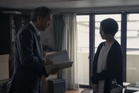 Tokyo Vice – Hiroto Katagiri (Ken Watanabe, l.); Shoko Nagata (Miki Maya, r.)