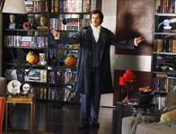 Castle – Für seine Halloween-Party hat sich Richard Castle (Nathan Fillion) in Schale geschmissen.
