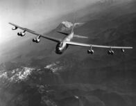 Große Erfindungen – Die B-52A Stratofortress war ein schwerer Langstreckenbomber, der vom US-Militär ausgiebig eingesetzt wurde. Ca. 1950er Jahre.