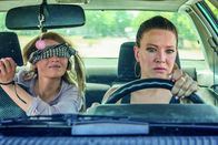 Sweethearts – L-R: Franny (Karoline Herfurth) and Mel (Hannah Herzsprung)