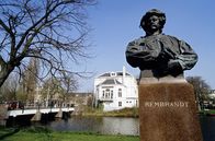 Wunderschön! – Einer der berühmtesten Maler des "Goldenen Zeitalters" war Rembrandt van Rijn, geboren 1606 in der Stadt Leiden.