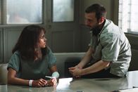 Gothika – Regisseur Mathieu Kassovitz, r. und Hauptdarstellerin Halle Berry, l.