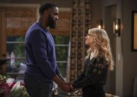 B Positive – Eli Russell (Terrence Terrell, l.): Gina Dabrowski (Annaleigh Ashford, r.)