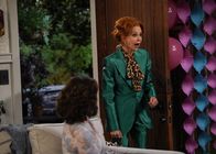 Man with a Plan – Beverly Burns (Swoosie Kurtz)