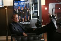 Castle – Die Realityshow "The Wives of Wall Street" wird von Peter Monroe (Patrick Fabian) produziert. Als eine der Protagonistinnen ermordet wird, gerät auch er ins Visier der Ermittler ...
